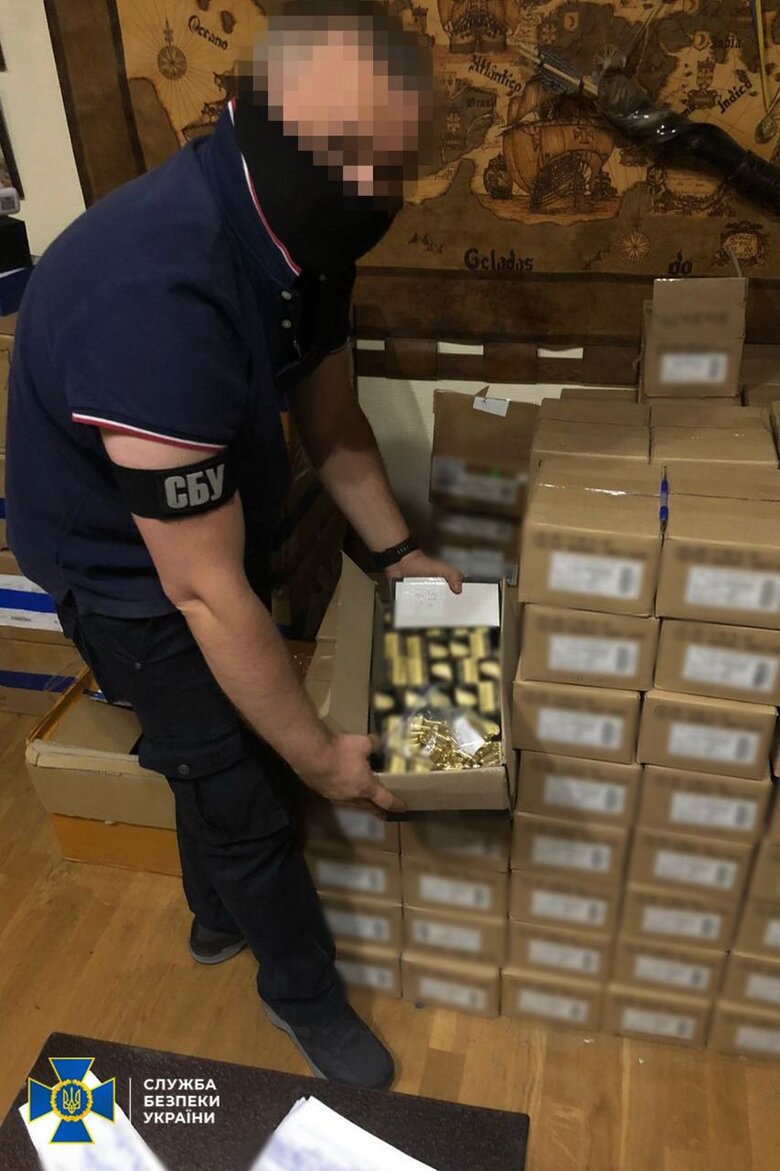 У Києві відому мережу Воєнторг ДіСі підозрюють у розкраданні військової амуніції та набоїв для НГУ на понад 8 млн грн, - СБУ 05