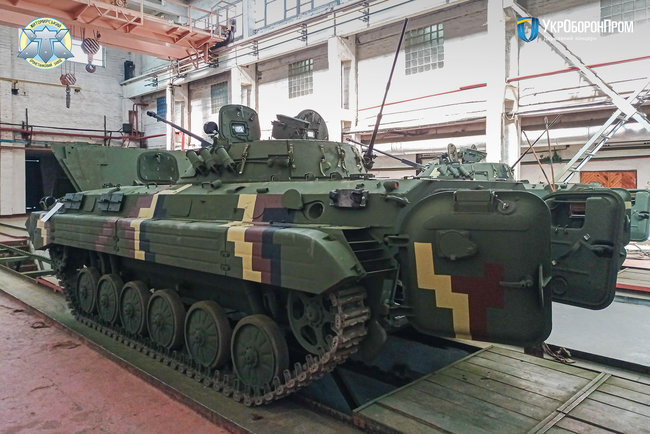 Житомирський бронетанковий завод передав ЗСУ п’ять БМП-2 після капремонту 02