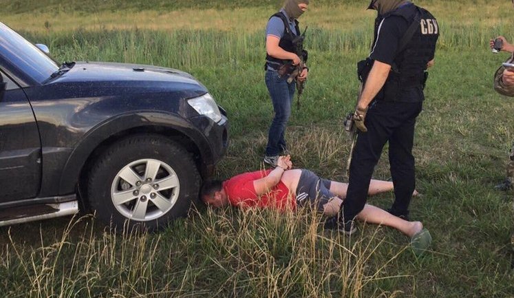 Rivne region’s prosecutor dismissed following 123 raids conducted by 300 law enforcers headed by prosecutor general and SBU chairman. PHOTOS