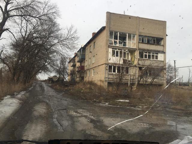 Життя під російськими Градами. Як ЗСУ допомагають жителям Опитного і Водяного 02