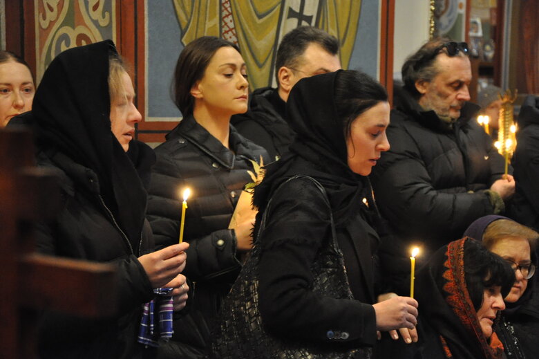 Зі столичним екскурсоводом та воїном Сергієм Мироновим, який загинув у бою з окупантами, попрощалися у Києві 60