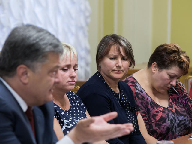 семья плен матери