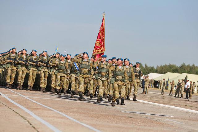 парад независимость репетиция