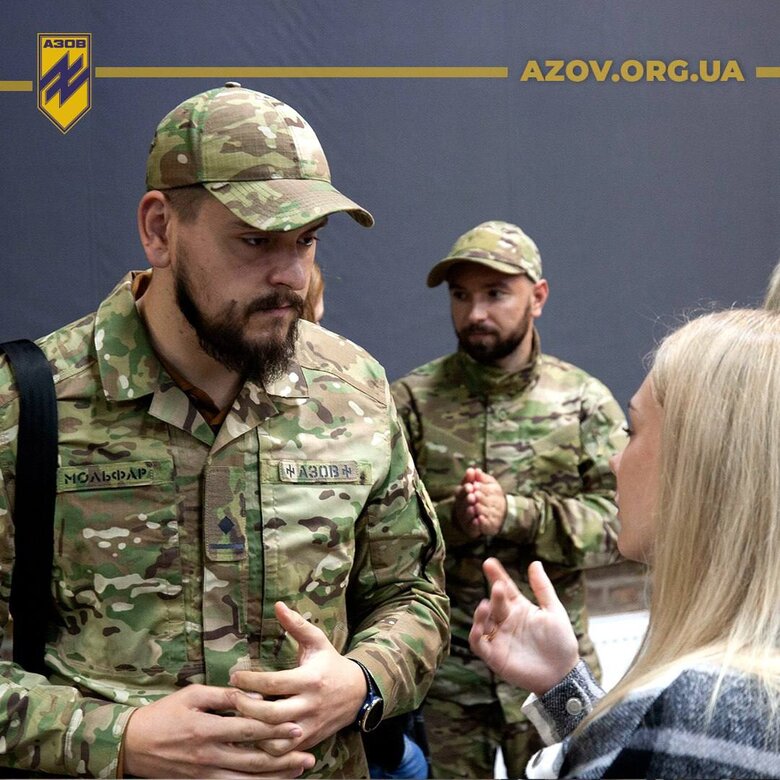 Освобожденные защитники Азовстали встретились с родными пленных бойцов 03
