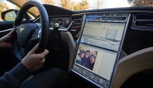 Електромобілі Tesla в Європі будуть оснащені ШІ Grok Ілона Маска