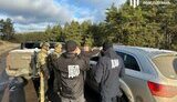 Правоохранитель нелегально переправлял мужчин в Беларусь