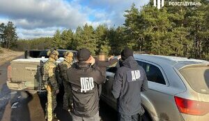 Вывозил военнообязанных в Беларусь: перед судом предстанет правоохранитель из Ривненской области. ФОТОРЕПОРТАЖ