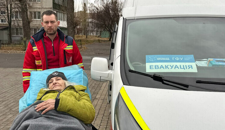 Гуманітарна місія "Проліска" евакуювала 2122 маломобільні людини спеціальним медичним транспортом. ФОТОрепортаж