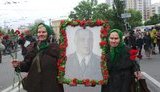 Акция "Никто не забыт. Ничто не забыто" проходит в Киеве: одна из участниц задержана за запрещенную символику. ВИДЕО+ФОТОрепортаж