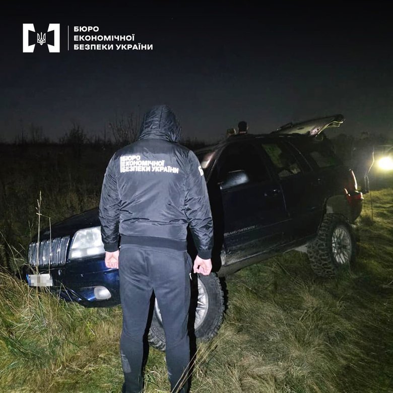 БЕБ знайшло новий канал контрабанди сигарет за допомогою БПЛА