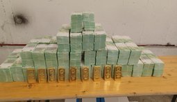 Уряд Угорщини показав захоплену готівку Ощадбанку