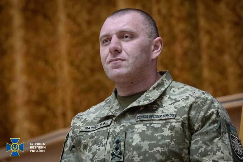 Зеленський привітав СБУ з річницею створення і вручив державні нагороди її співробітникам 04