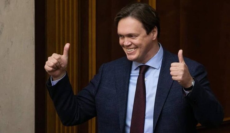 Як голова ФДМ заробляв на схемах Фірташа і яку роль в цьому зіграла Банкова