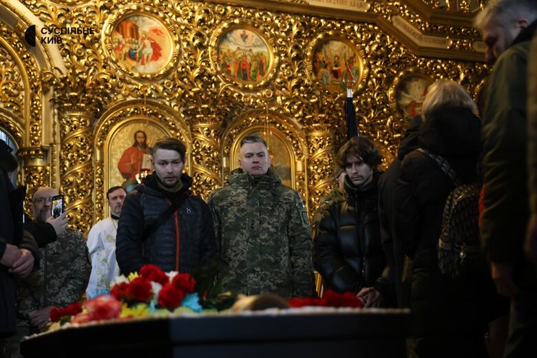 Прощання з Василем Ратушним у Михайлівському соборі