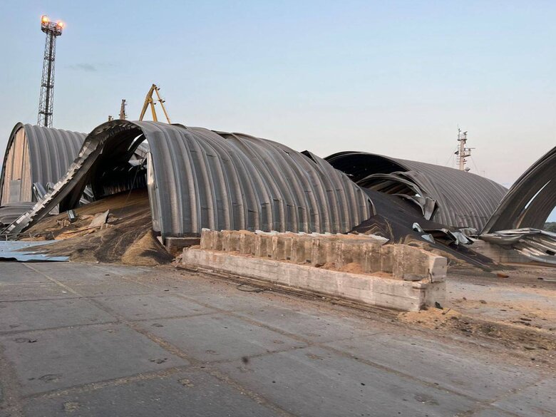 In Odesa region, enemy destroyed hangars with grain 03