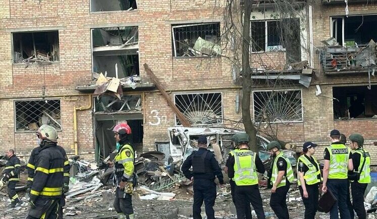 Атака РФ на Киев: погибли 12 человек, 90 - пострадали, продолжается разбор завалов (обновлено)