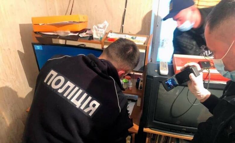 Чернівчанин 15 років розбещував дітей і влаштував бордель у себе вдома, - Офіс Генпрокурора 03