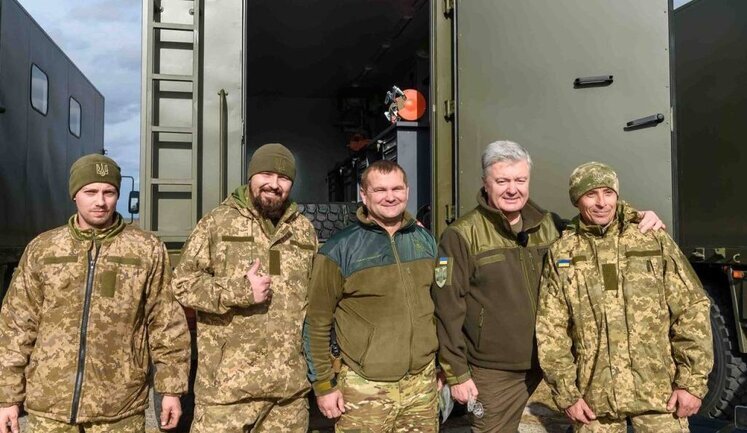Brigades defending Marinka, Avdiivka and Kupiansk received mobile auto repair shops and deficient tires for HMMWV. PHOTO