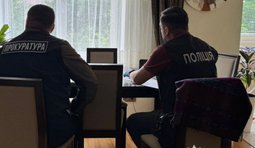 На Львівщині підозрюють 3 ексслужбовиць: подробиці