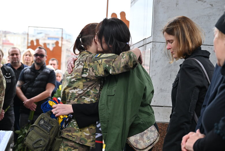 У Києві попрощалися з командиром роти стрілецького батальйону Олександром Пастухом (Добрим), який загинув у бою проти рашистів на Луганщині 48