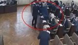 "Ты меня ударил, ты, зал#па #бучая!" - депутаты Изюмского горсовета подрались на заседании. ВИДЕО