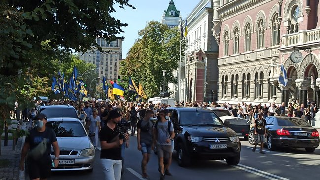 Нацкорпус вирушив до будинку, де живе Зеленський 13
