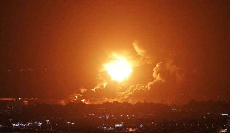 United States and United Kingdom carry out massive air strikes on Houthi targets in Yemen