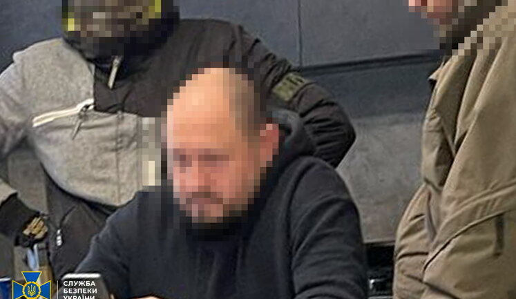 Обещал предоставить лицензии на продажу топлива: на Сумщине задержан руководитель налоговой службы на взятке, - СБУ. ФОТОрепортаж