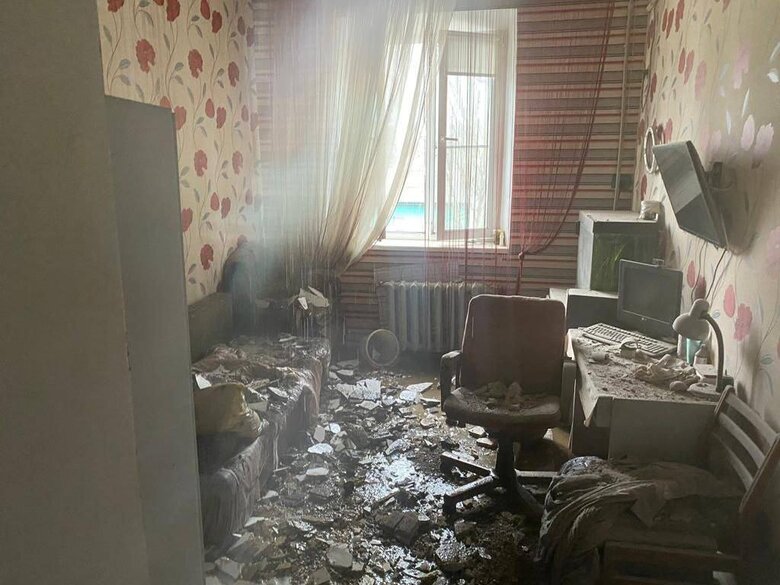 Shelling of Kurakhove: Russians hit private house and infectious department of city hospital 01