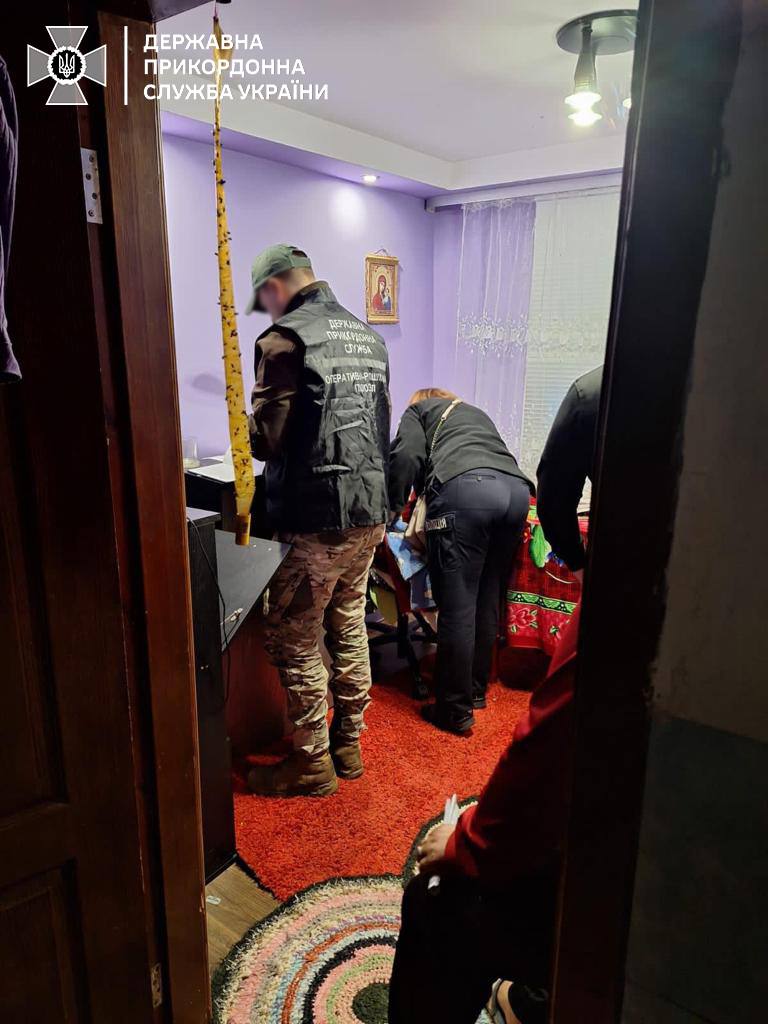 Викрито схему переправлення порушників через кордон