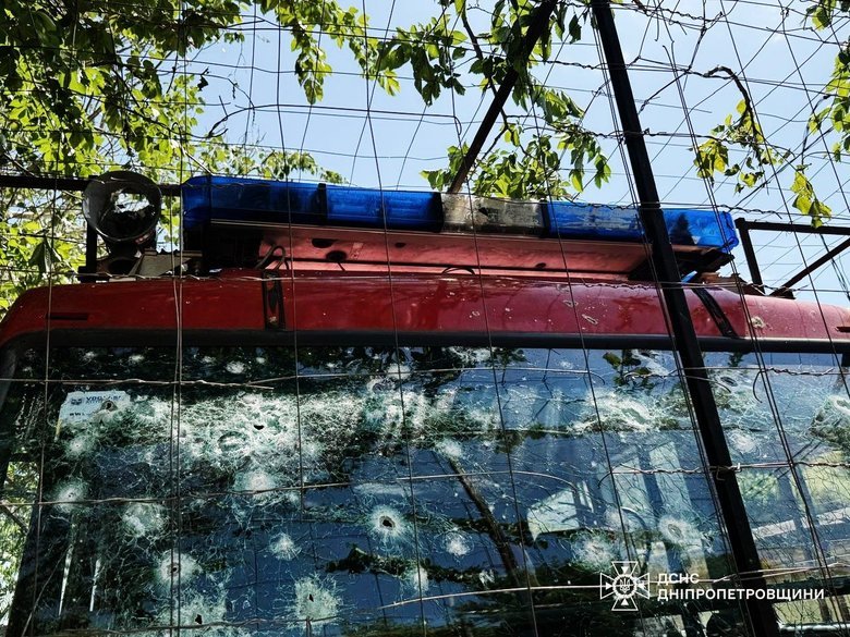 ДСНС під ударом: у Нікополі FPV-дрони атакували рятувальників