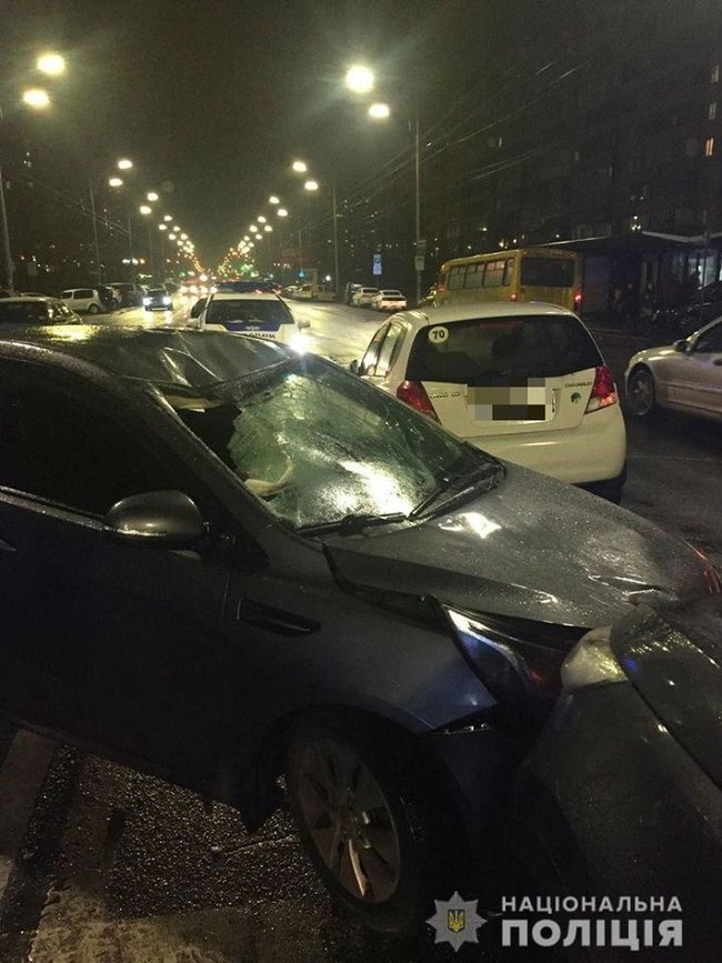В Киеве на улице Цветаевой автомобиль насмерть сбил пешехода, - Нацполиция 03