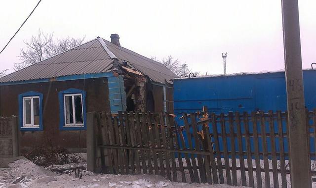 Аброськин показал последствия ночного обстрела боевиками Авдеевки 06