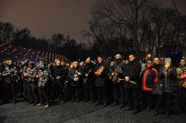 Националисты провели в Киеве акцию памяти жертв Голодомора 06