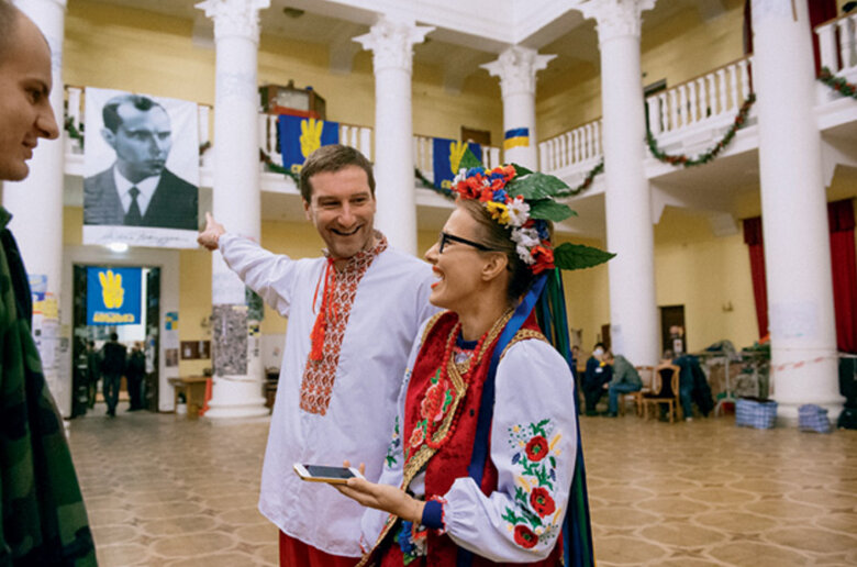 Пропагандист Красовский, призвавший убивать украинских детей, в 2014 году посещал Киев и фотографировался в вышиванке 05 Пропагандист Красовский, призвавший убивать украинских детей, в 2014 году посещал Киев и фотографировался в вышиванке 05