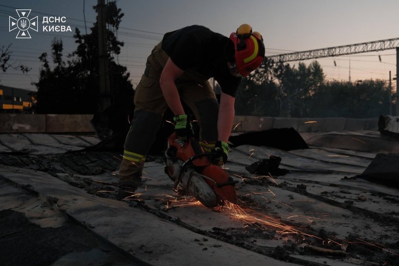Ліквідовано наслідки обстрілу в Оболонському районі
