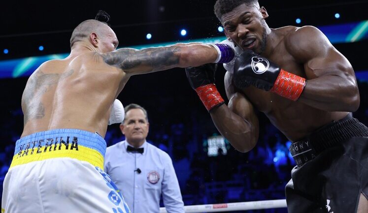 Усик переміг Джошуа у боксерському поєдинку-реванші за чемпіонські титули. ВІДЕО+ФОТОрепортаж