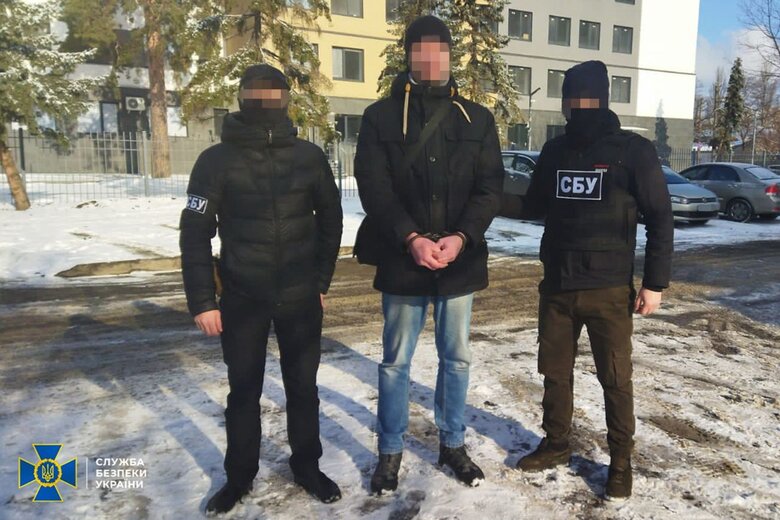 Предателя, пытавшегося скрыться от правосудия в рядах представительства Красного Креста, задержали в Киеве, - СБУ 02
