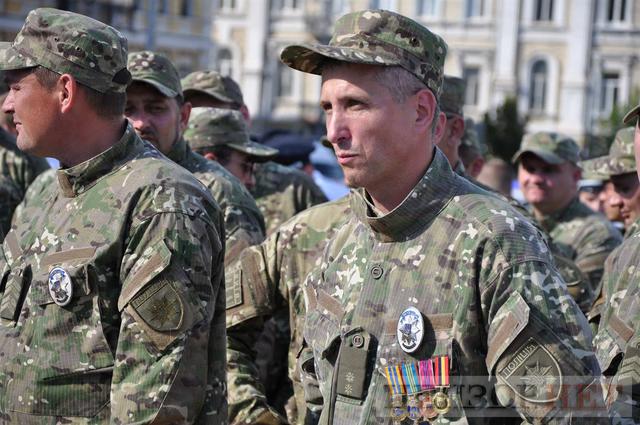 Вручение президентского штандарта и исполнение желания онкобольного мальчика - в Киеве отпраздновали день Национальной полиции 26