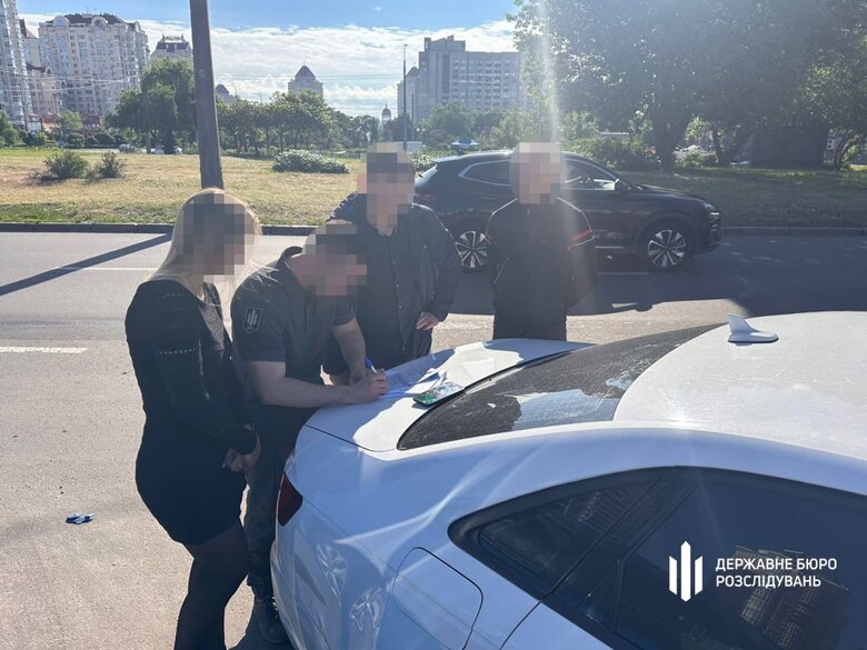 ДБР викрило на Дніпропетровщині схему видалення з баз даних інформації про ухилянтів