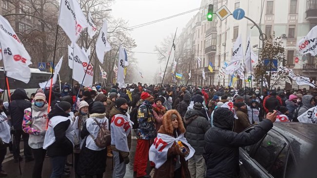 Врятуйте мікробізнес: ФОПи протестують біля стін Верховної Ради 04