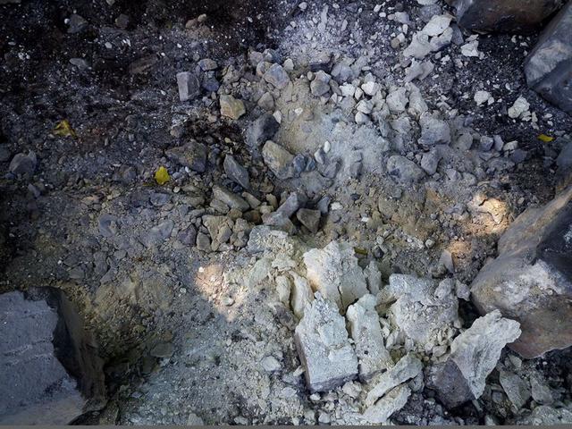 Вследствие ночного обстрела Красногоровки повреждены два дома 04 Вследствие ночного обстрела Красногоровки повреждены два дома 04