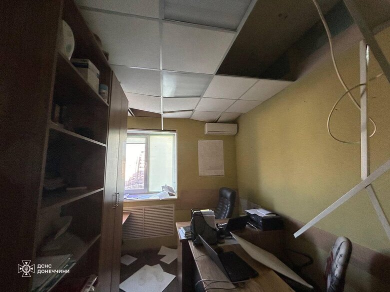 Пожежна частина у Кураховому після обстрілу