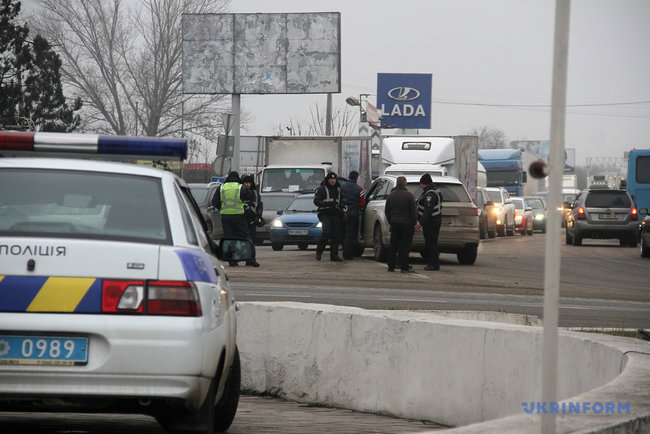 Бронетехника и минометы: под Одессой усилили блокпосты 04