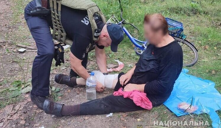 На Черниговщине женщина подорвалась на растяжке: пошла в лес за грибами, - МВД. ФОТОрепортаж