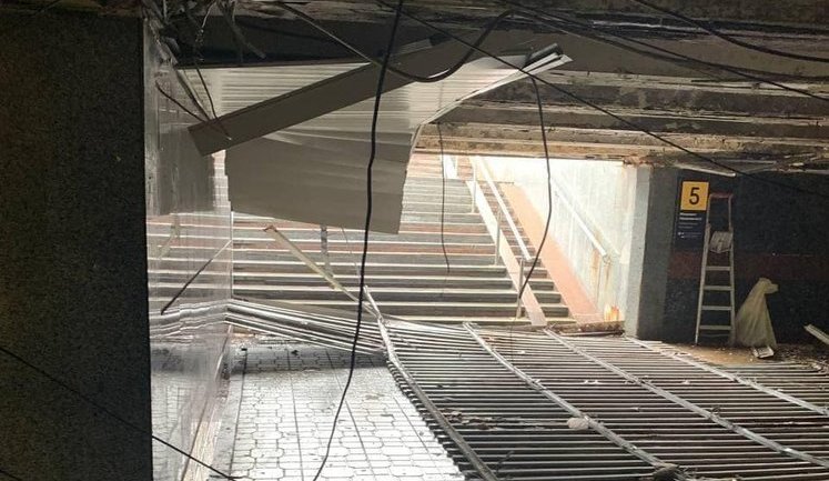 У переході під Майданом Незалежності в Києві обвалилася стеля. ВІДЕО+ФОТОрепортаж