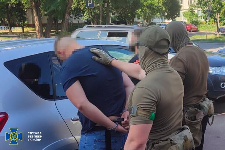 Нейтралізовано угруповання рекетирів, яке викрадало мешканців Чернігівщини і розхитувало ситуацію на прикордонні з РФ, - СБУ 02