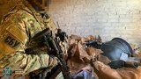 СБУ розкрила організовану РФ схему систематичного розкрадання з українського стратегічного підприємства авіаційних двигунів і комплектуючих. ФОТОрепортаж