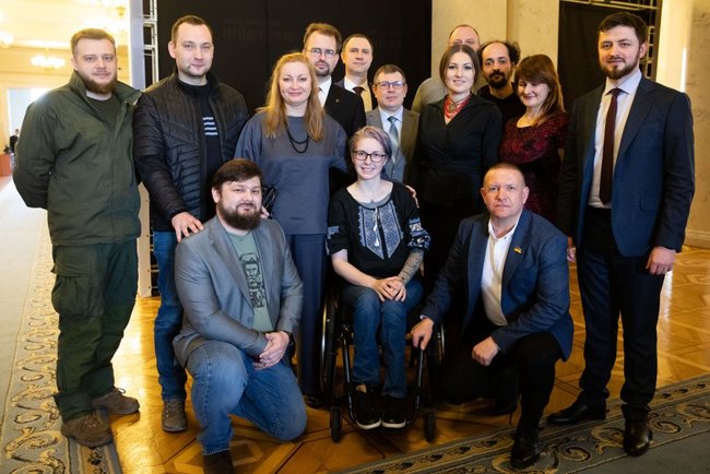 Власть пытается расправиться с теми, кто активно защищал Украину, - фракция ЕС требует прекратить преследование Украинского киберальянса 03