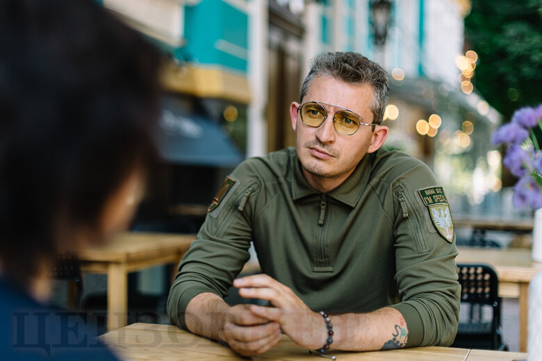 Не можна нічого простити. Треба руйнувати цю імперську заразу, – музикант і військовий Коля Сєрга 01